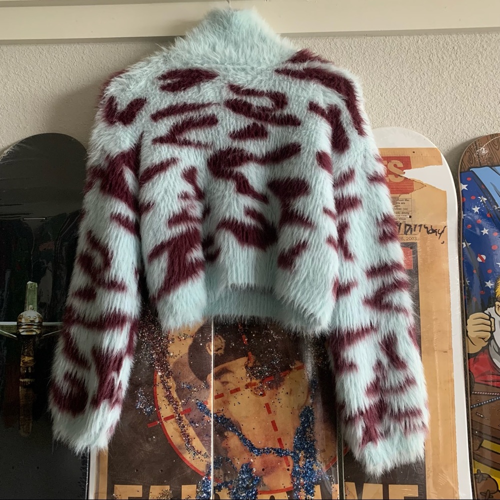 XS Lulus Wild Dreams Burgundy and Light Blue cropped sweater